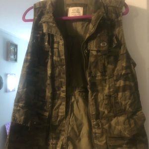 Ladies Camo Vest